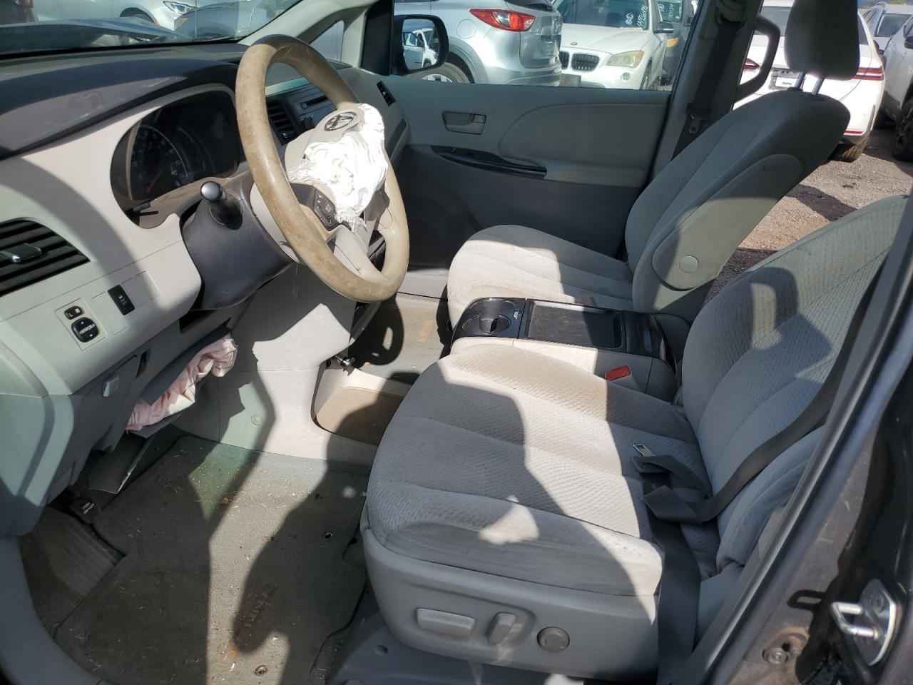 2011 Toyota Sienna Le - Фото 7