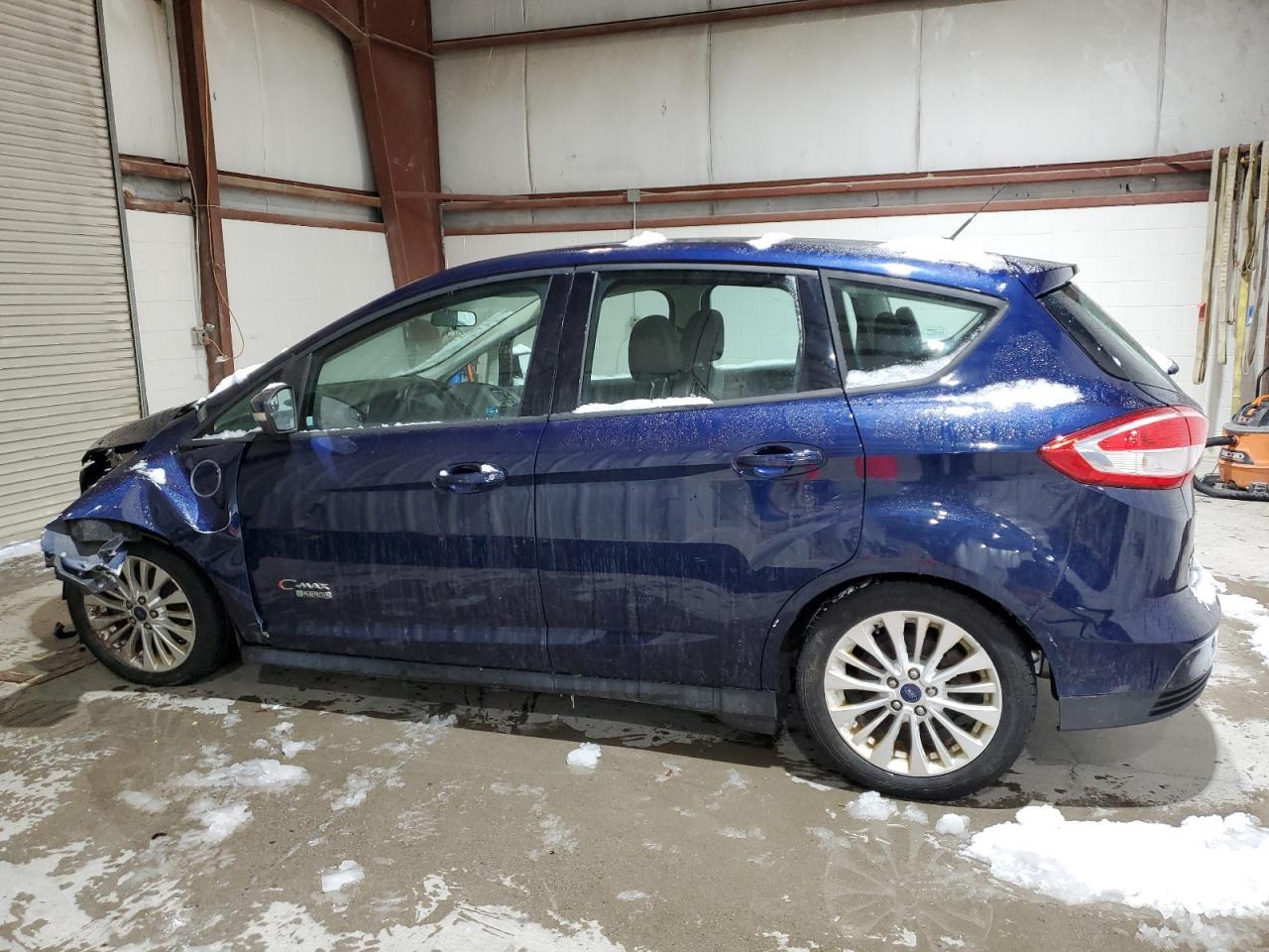 2017 Ford C-Max Se - Фото 2