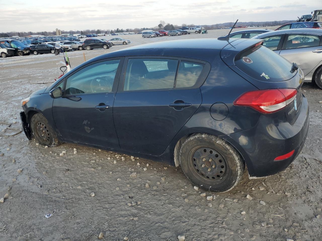 2017 Kia Forte Lx - Image 2