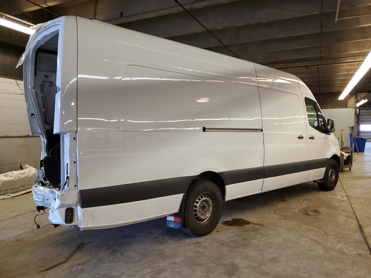 2023 Mercedes-Benz Sprinter 2500 - Фото 3