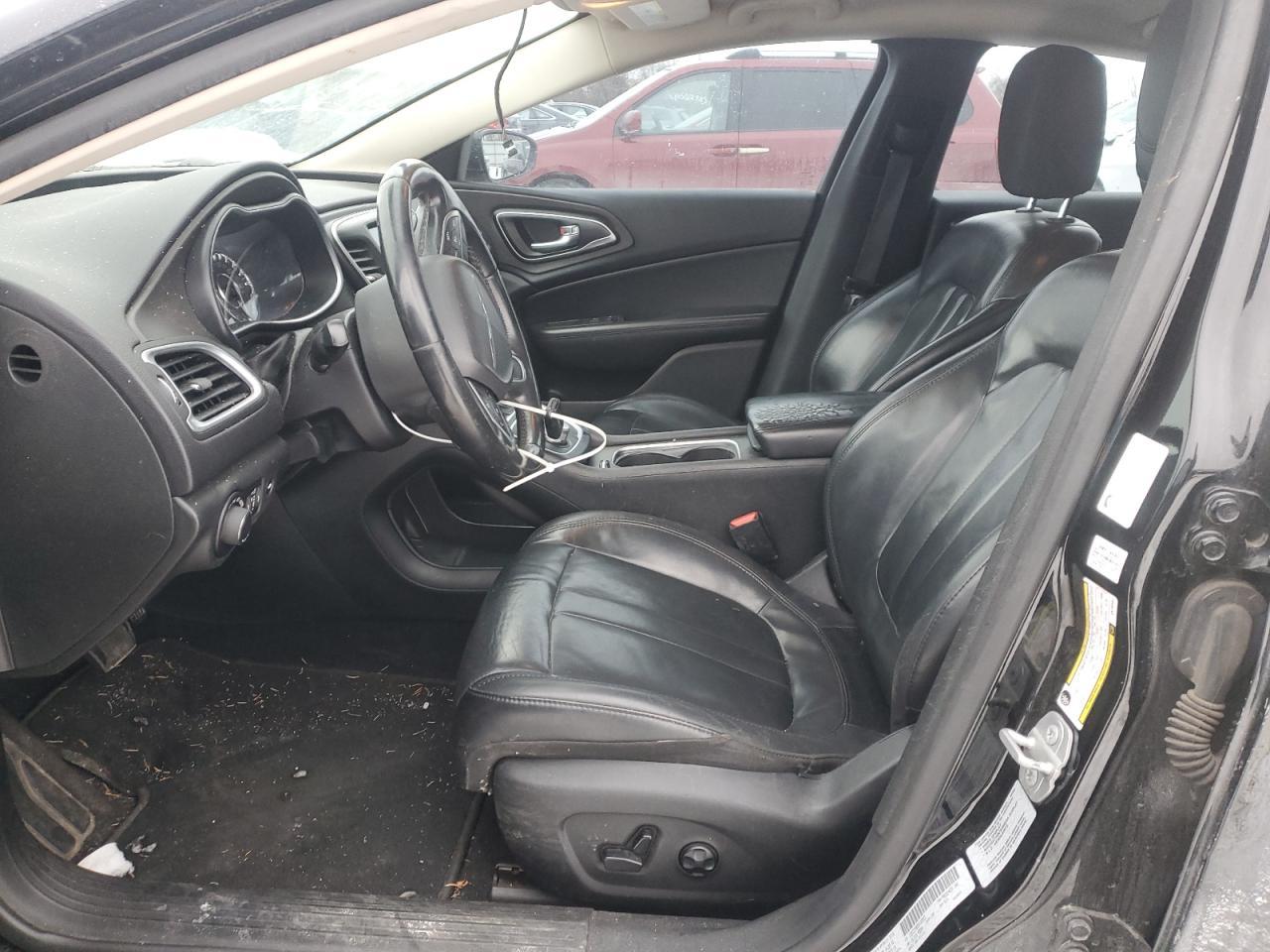 2016 Chrysler 200 Limited - Image 7