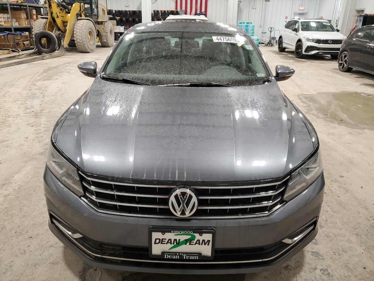 2016 Volkswagen Passat S - Фото 5