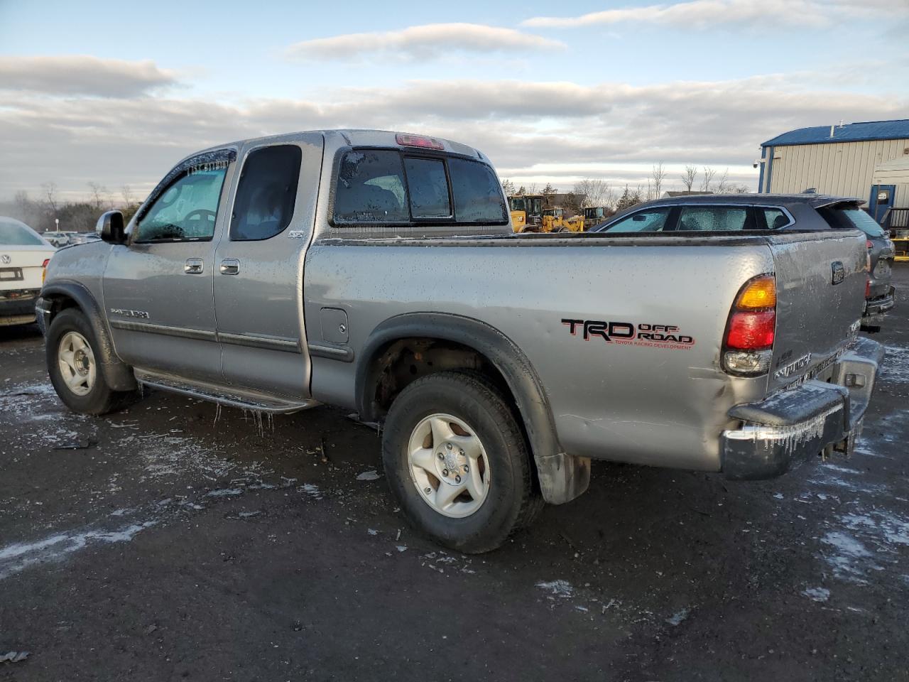 2001 Toyota Tundra Access Cab - Image 2