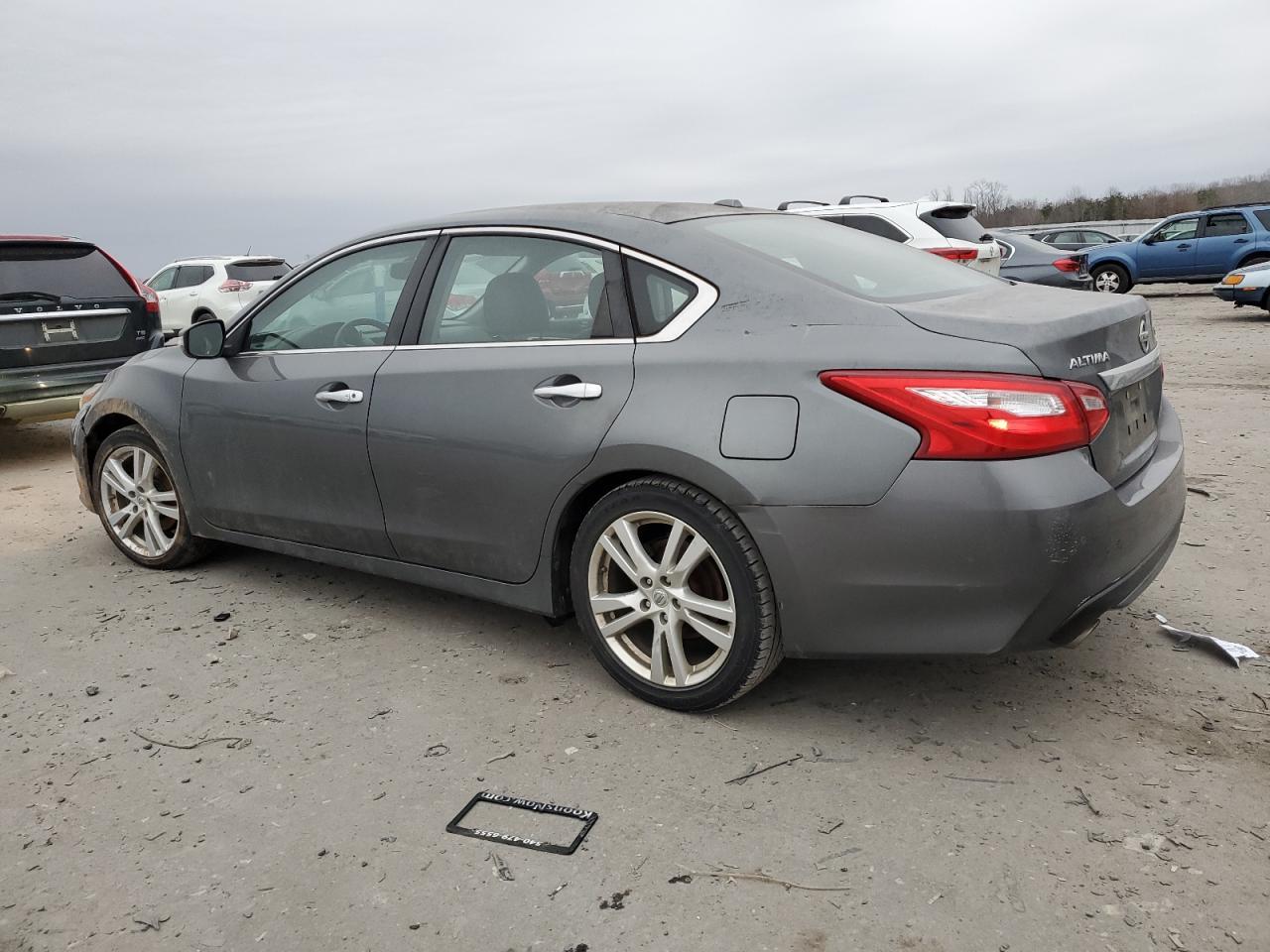 2017 Nissan Altima 3.5Sl - Image 2