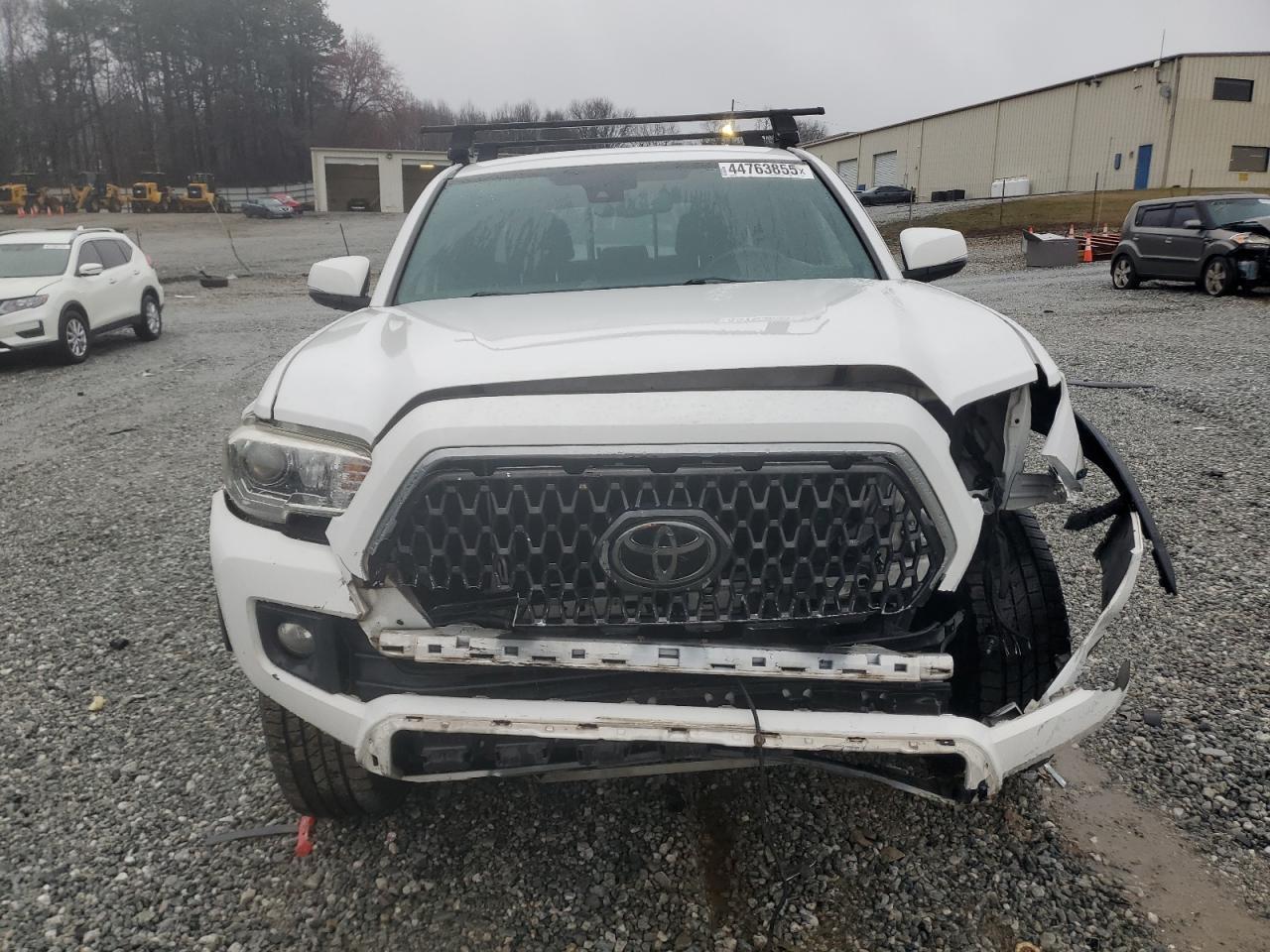 2018 Toyota Tacoma Double Cab - Фото 5