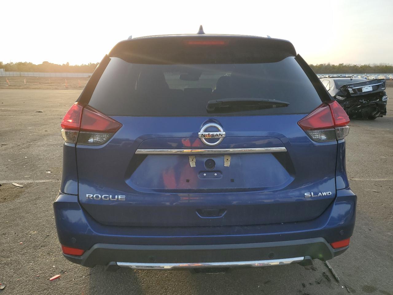 2020 Nissan Rogue S - Фото 6