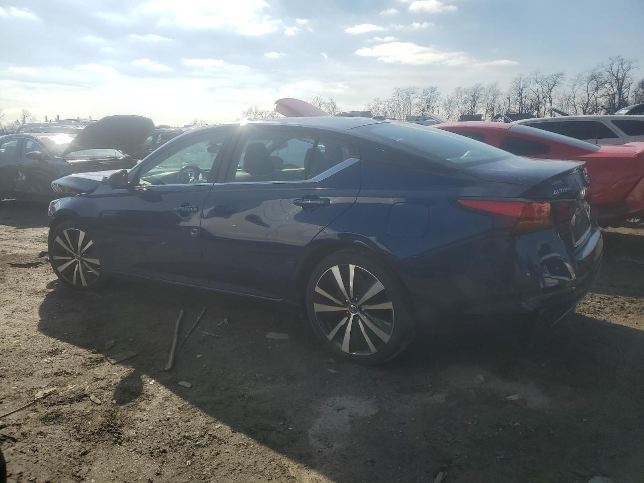 2022 Nissan Altima Sr - Фото 2