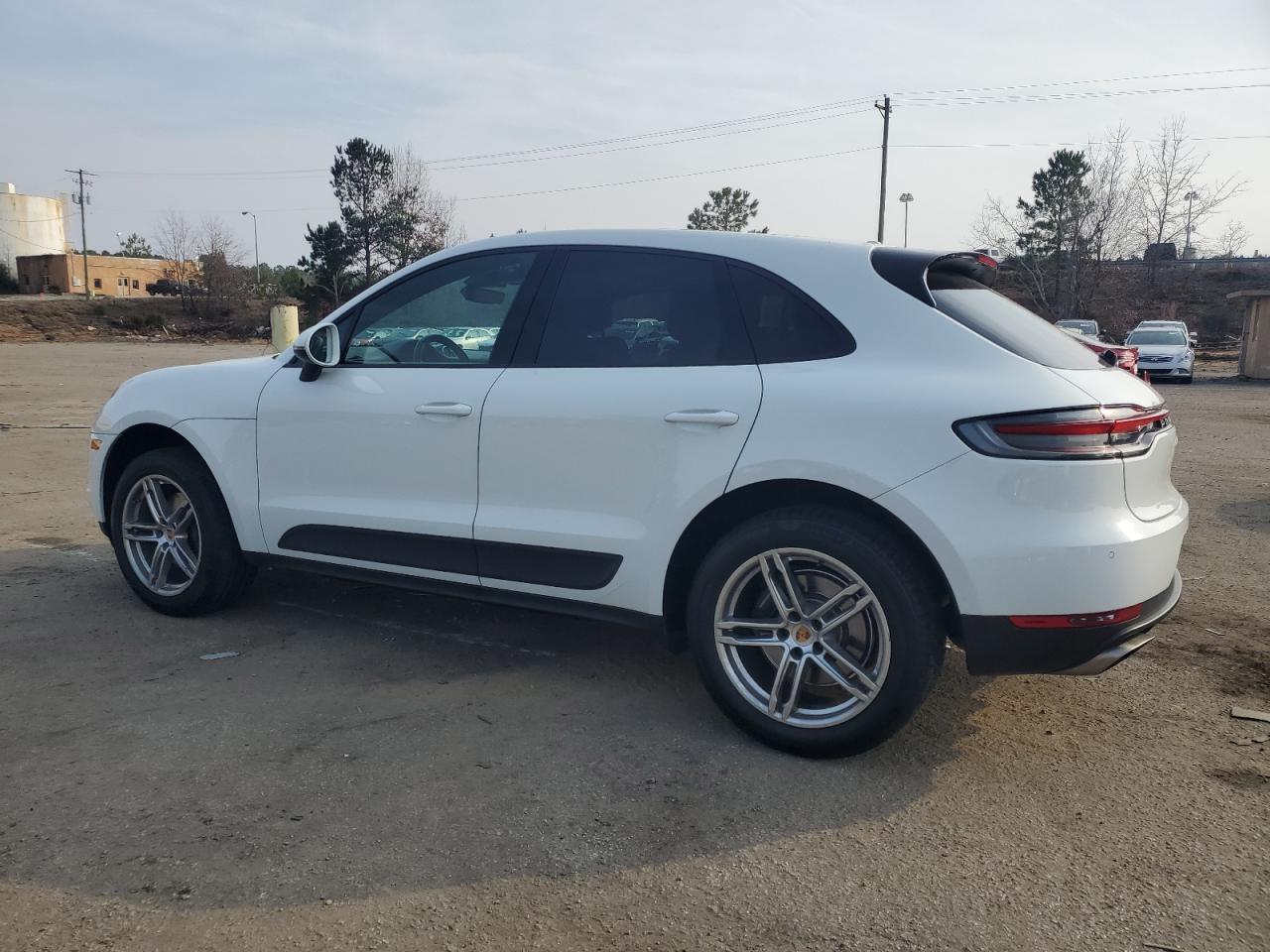 2019 Porsche Macan - Image 2