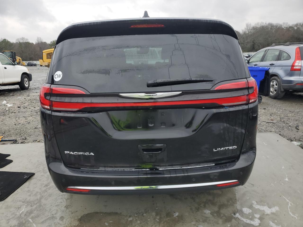 2024 Chrysler Pacifica Limited - Image 6