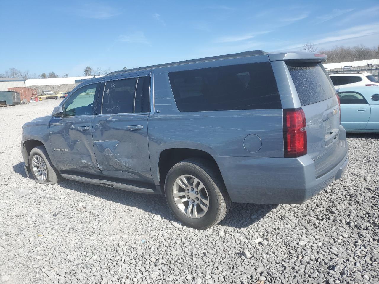 2016 Chevrolet Suburban C1500 Lt - Фото 2