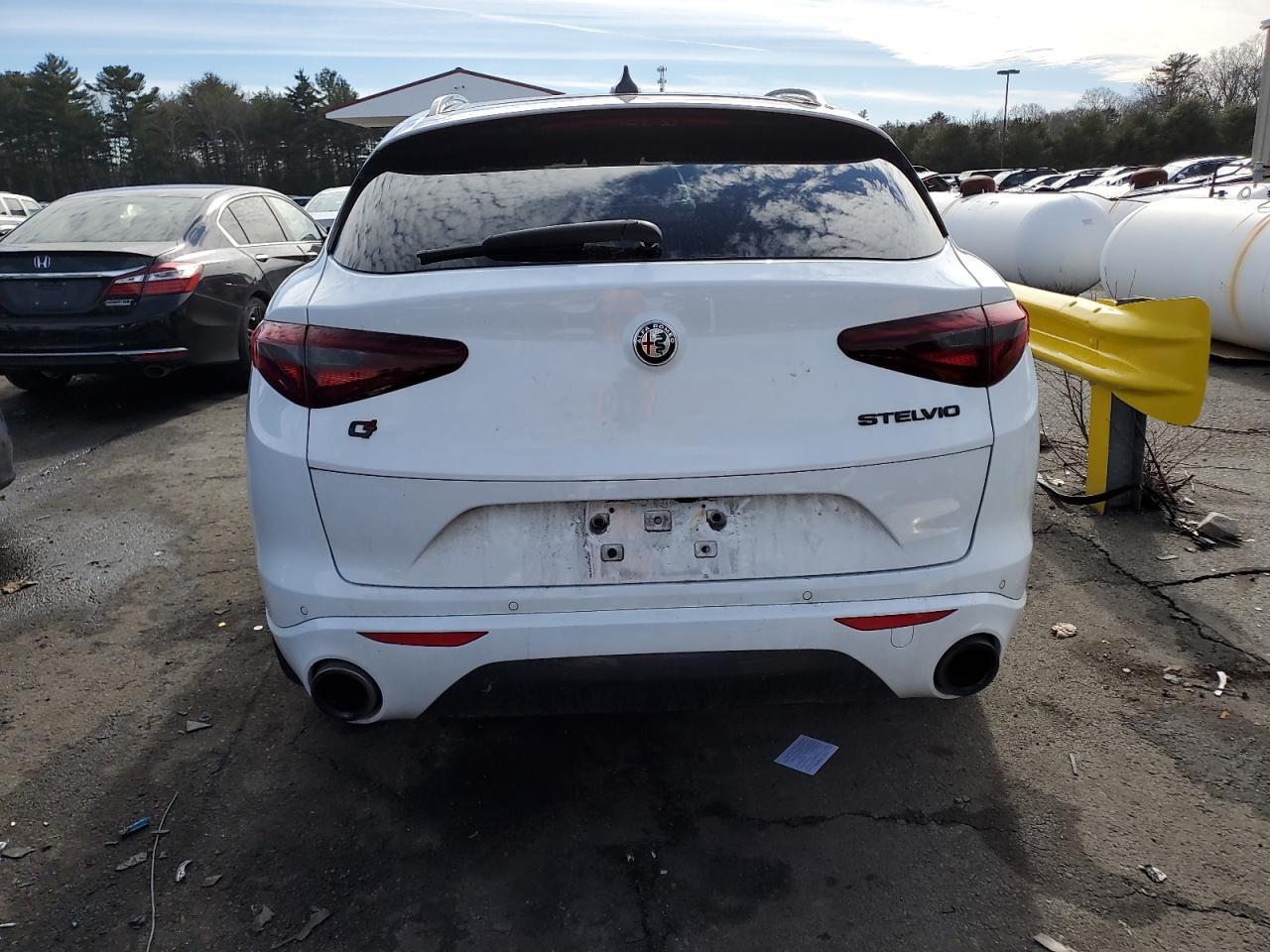 2021 Alfa Romeo Stelvio Ti - Image 6