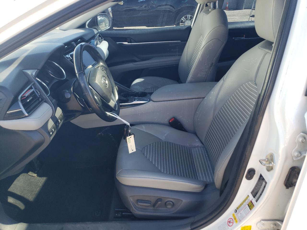 2019 Toyota Camry L - Фото 7