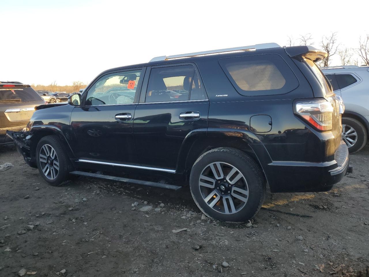 2016 Toyota 4Runner Sr5/Sr5 Premium - Image 2
