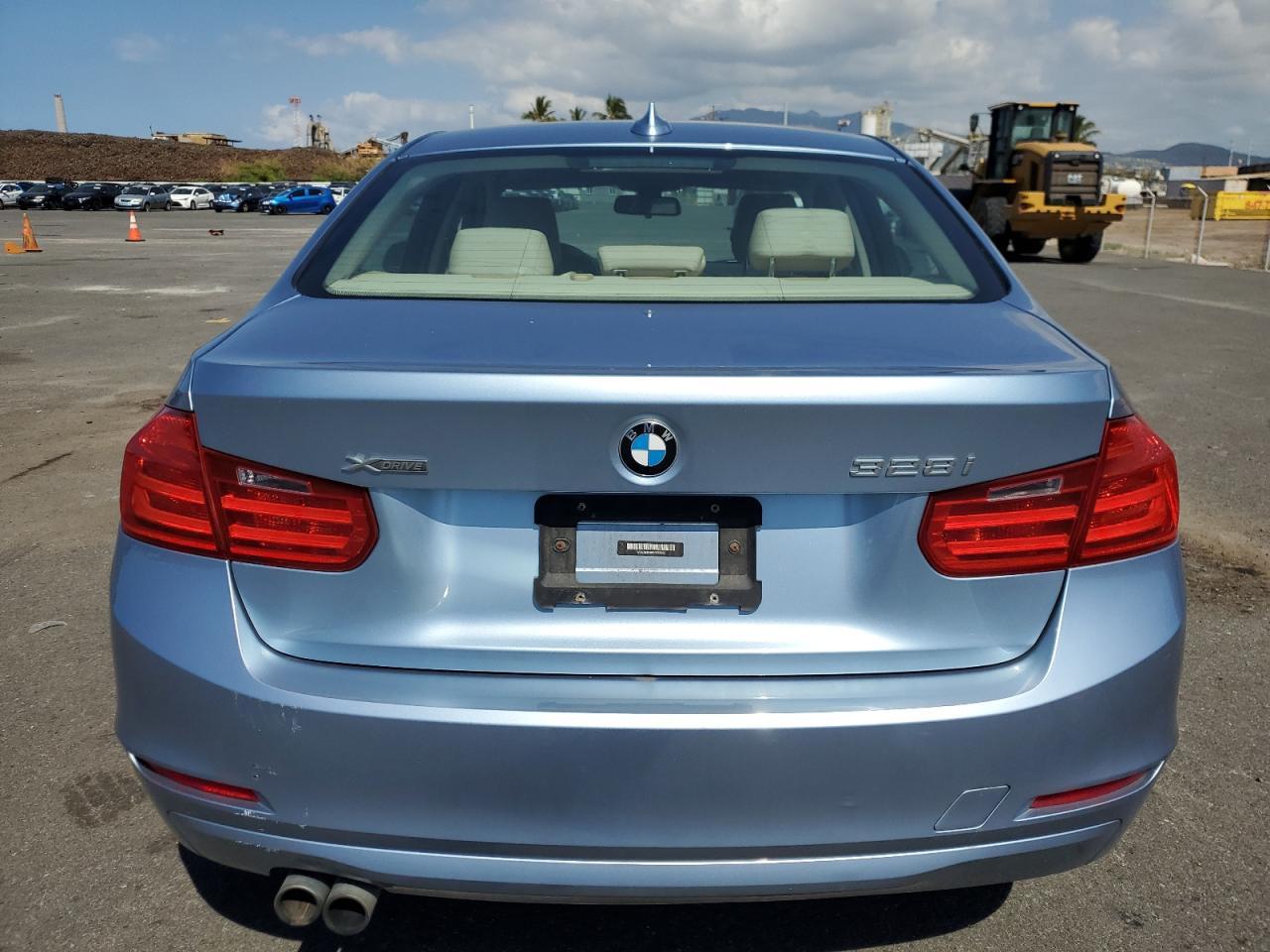 2013 BMW 328 Xi - Image 6