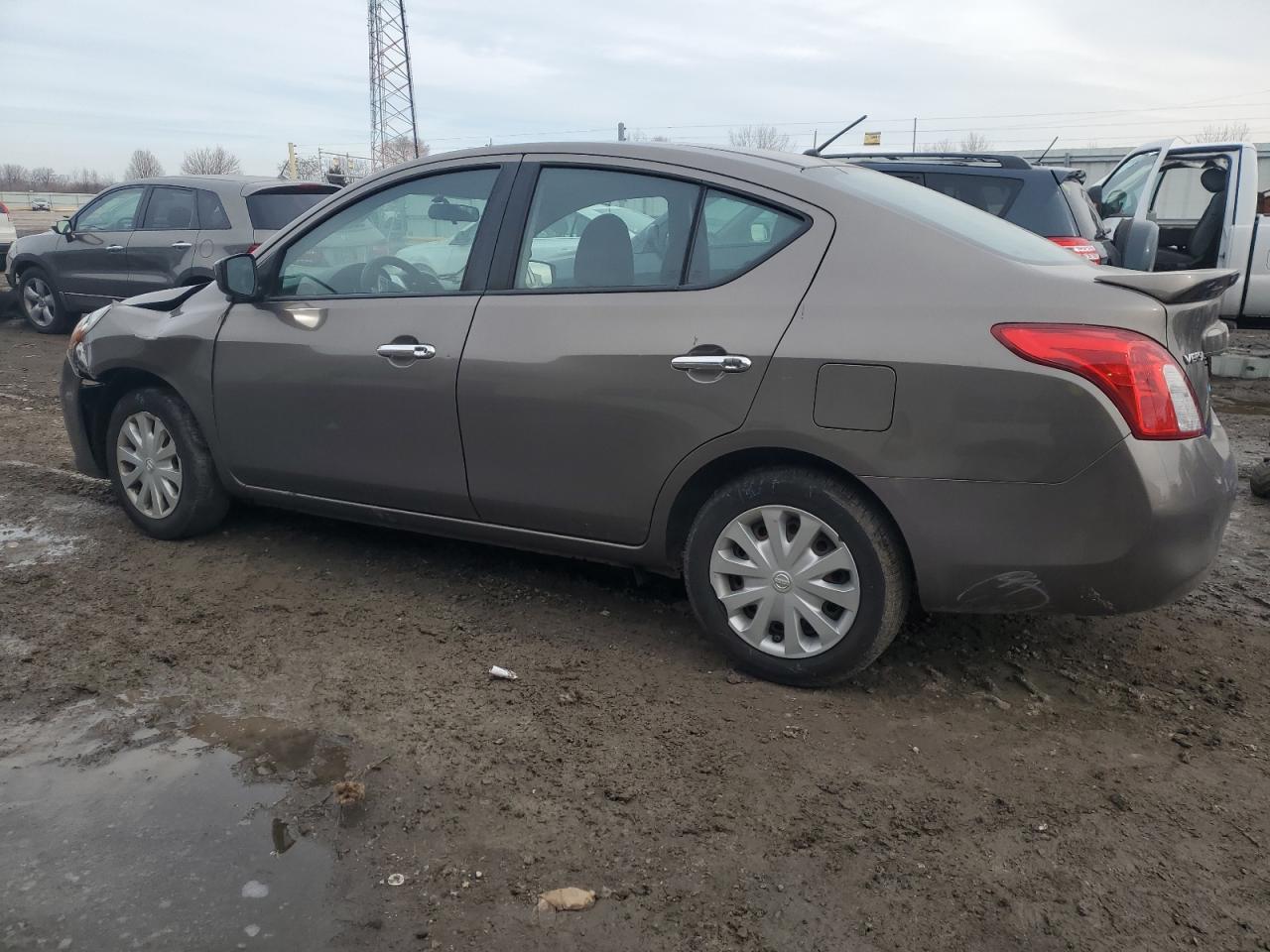 2015 Nissan Versa S - Image 2