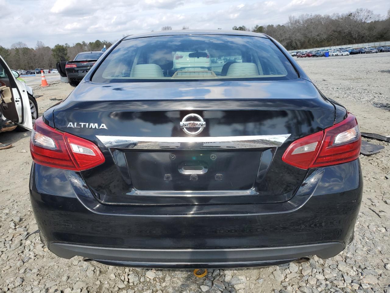 2017 Nissan Altima 2.5 - Image 6