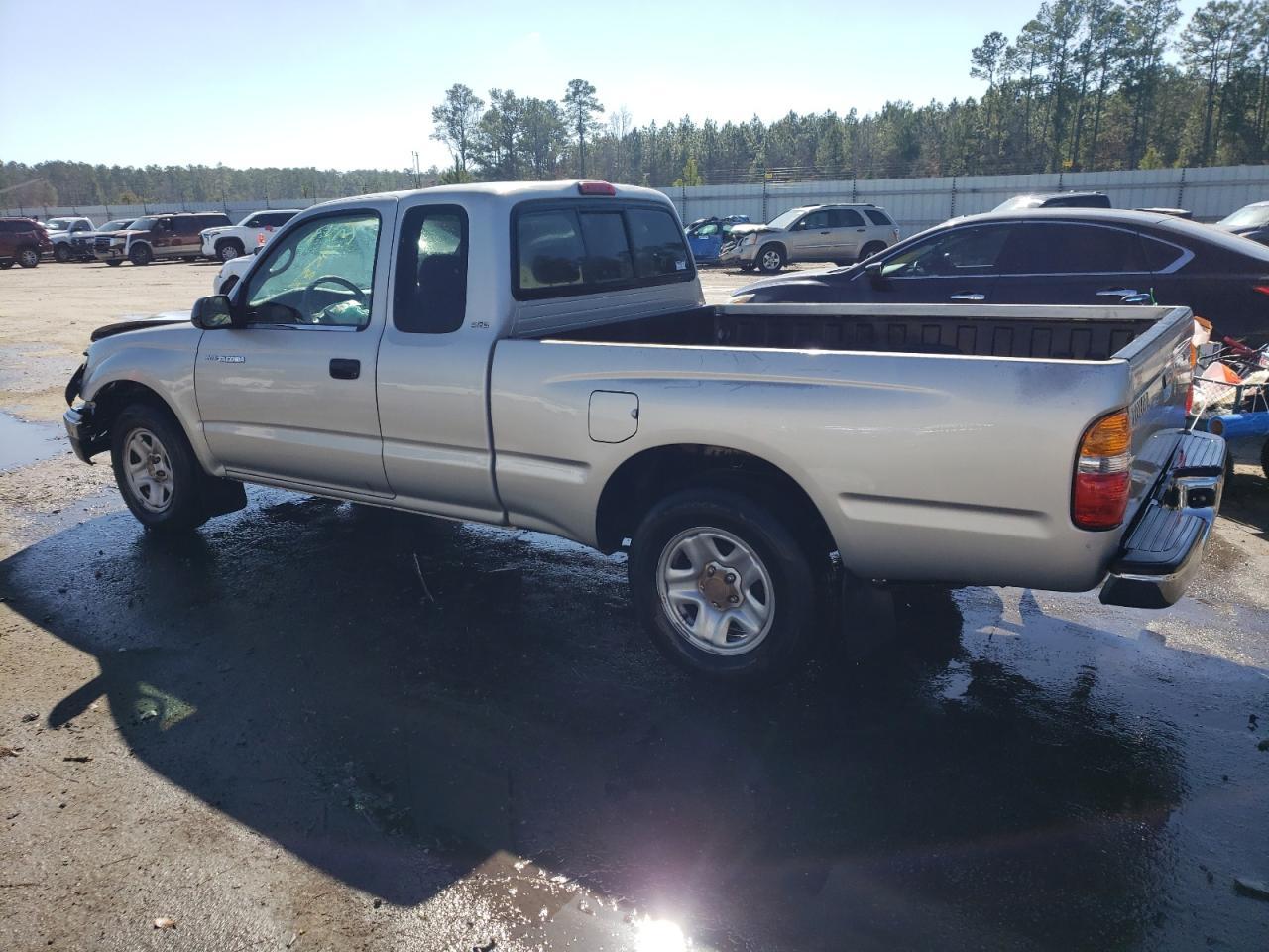 2004 Toyota Tacoma Xtracab - Image 2