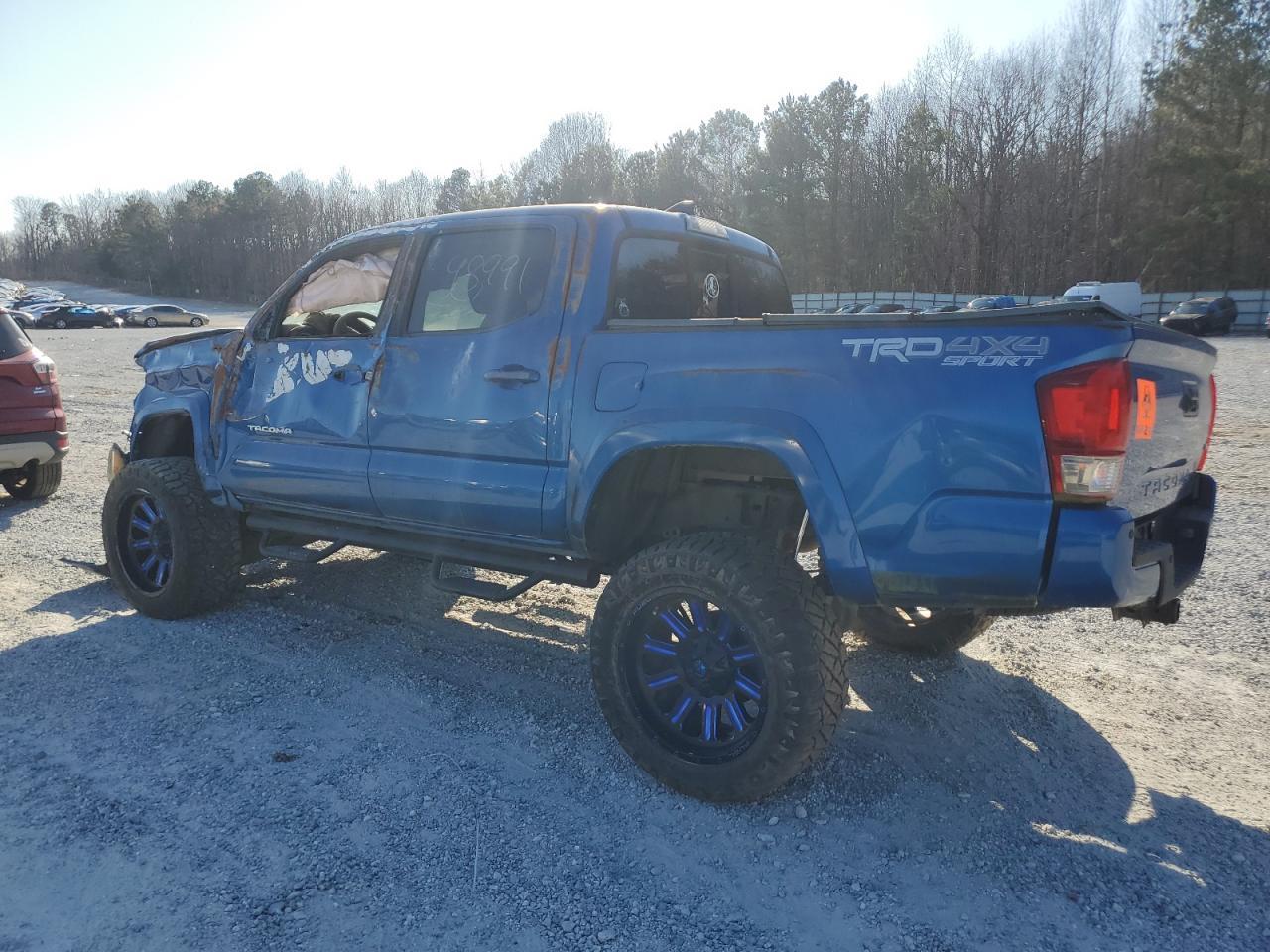 2016 Toyota Tacoma Double Cab - Image 2