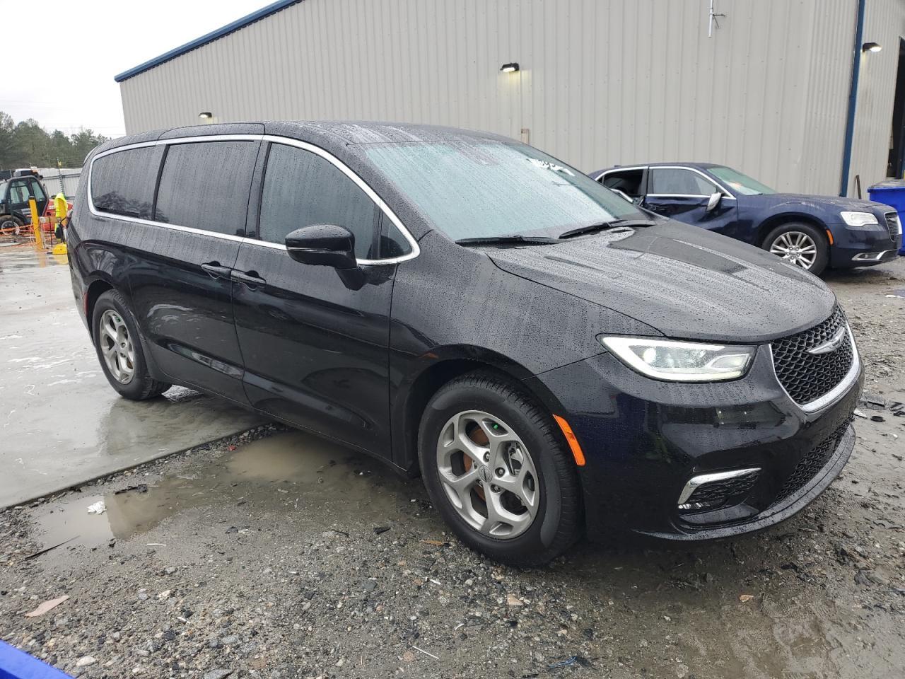 2024 Chrysler Pacifica Limited - Image 4