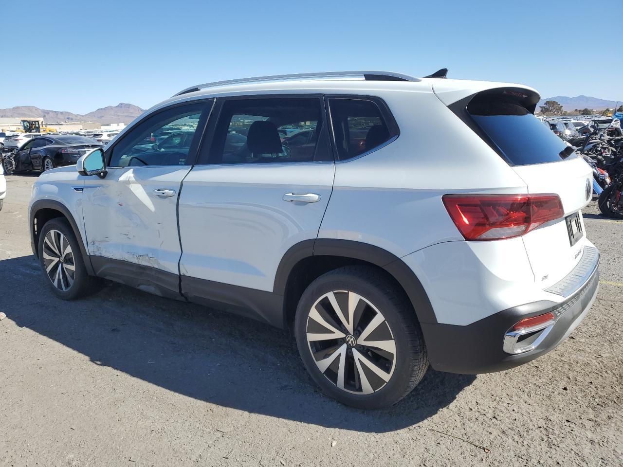2023 Volkswagen Taos Se - Фото 2