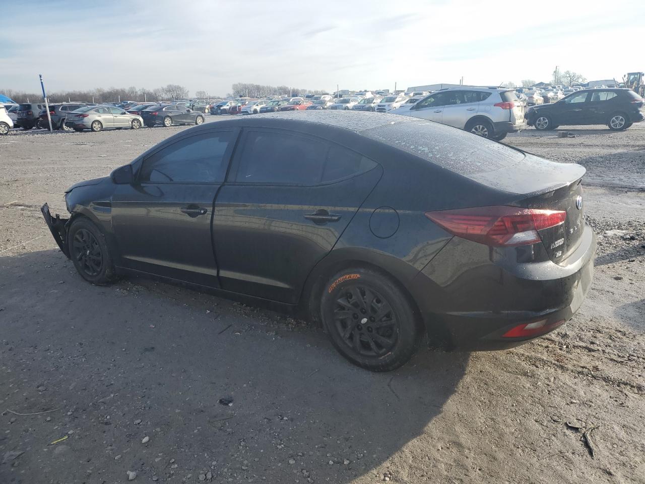 2019 Hyundai Elantra Se - Image 2