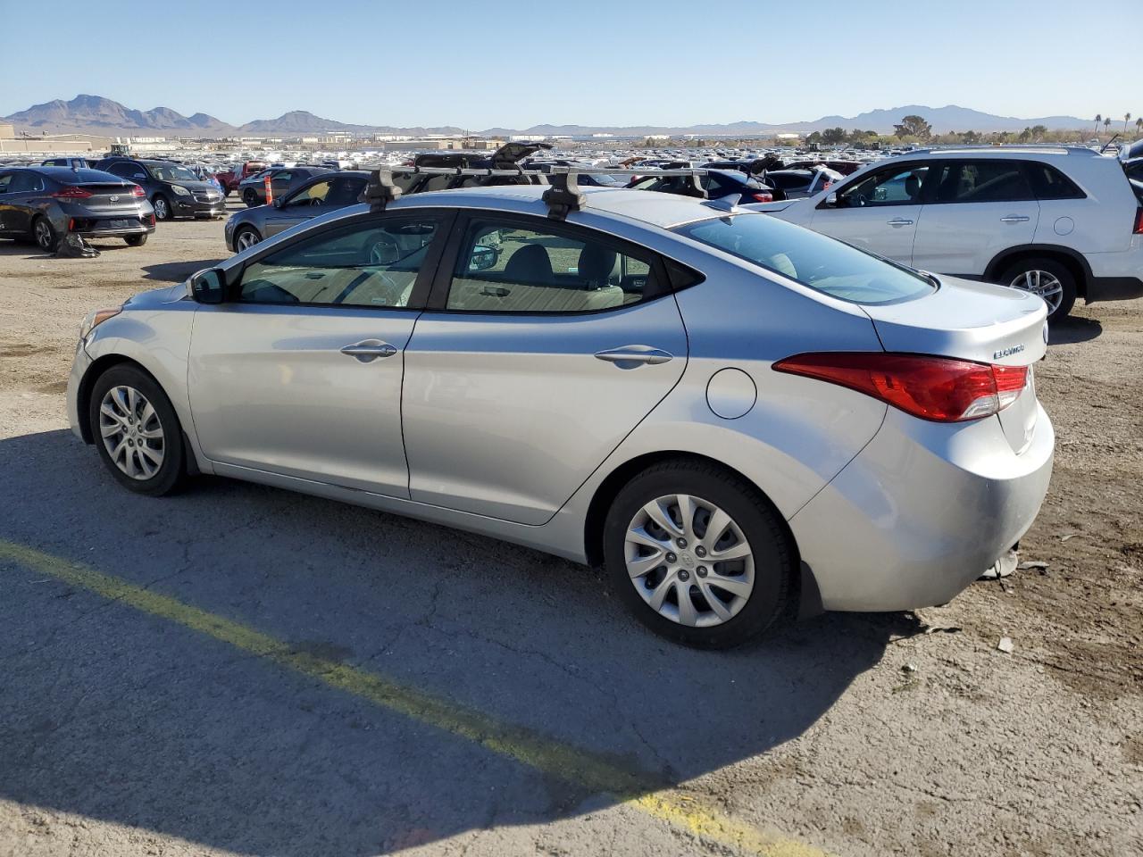 2013 Hyundai Elantra Gls - Фото 2