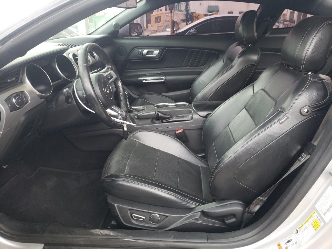2019 Ford Mustang - Image 7