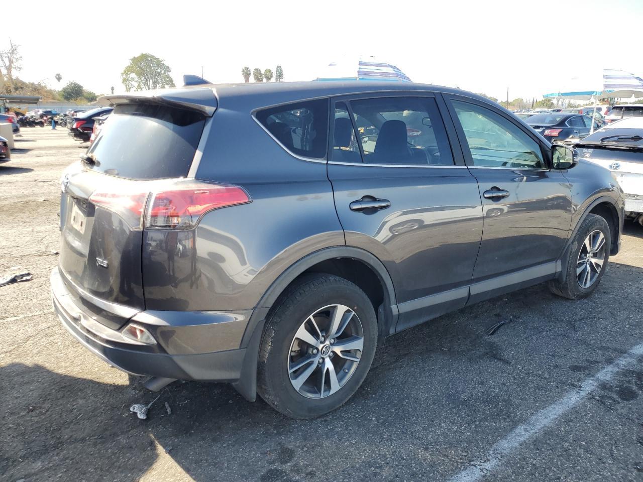 2017 Toyota Rav4 Xle - Фото 3
