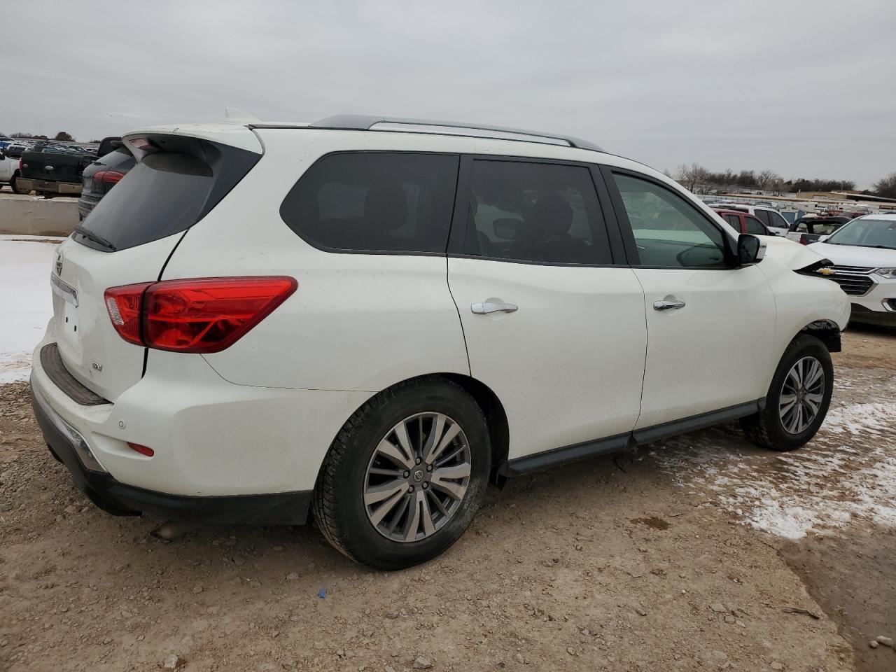 2019 Nissan Pathfinder S - Фото 3