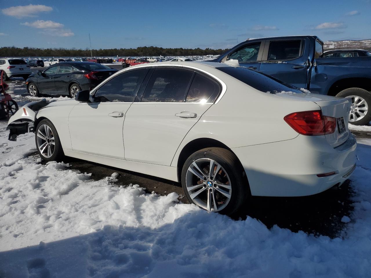 2015 BMW 335 Xi - Фото 2