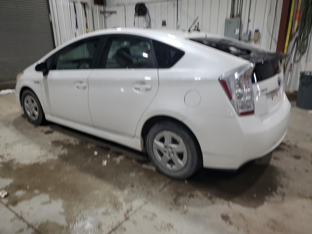 2010 Toyota Prius - Фото 2