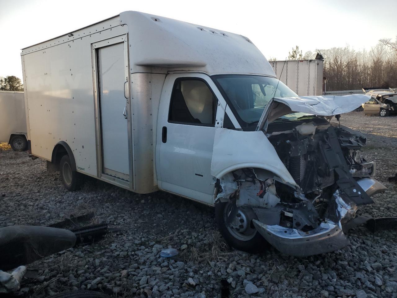 2022 Chevrolet Express G3500 - Фото 4