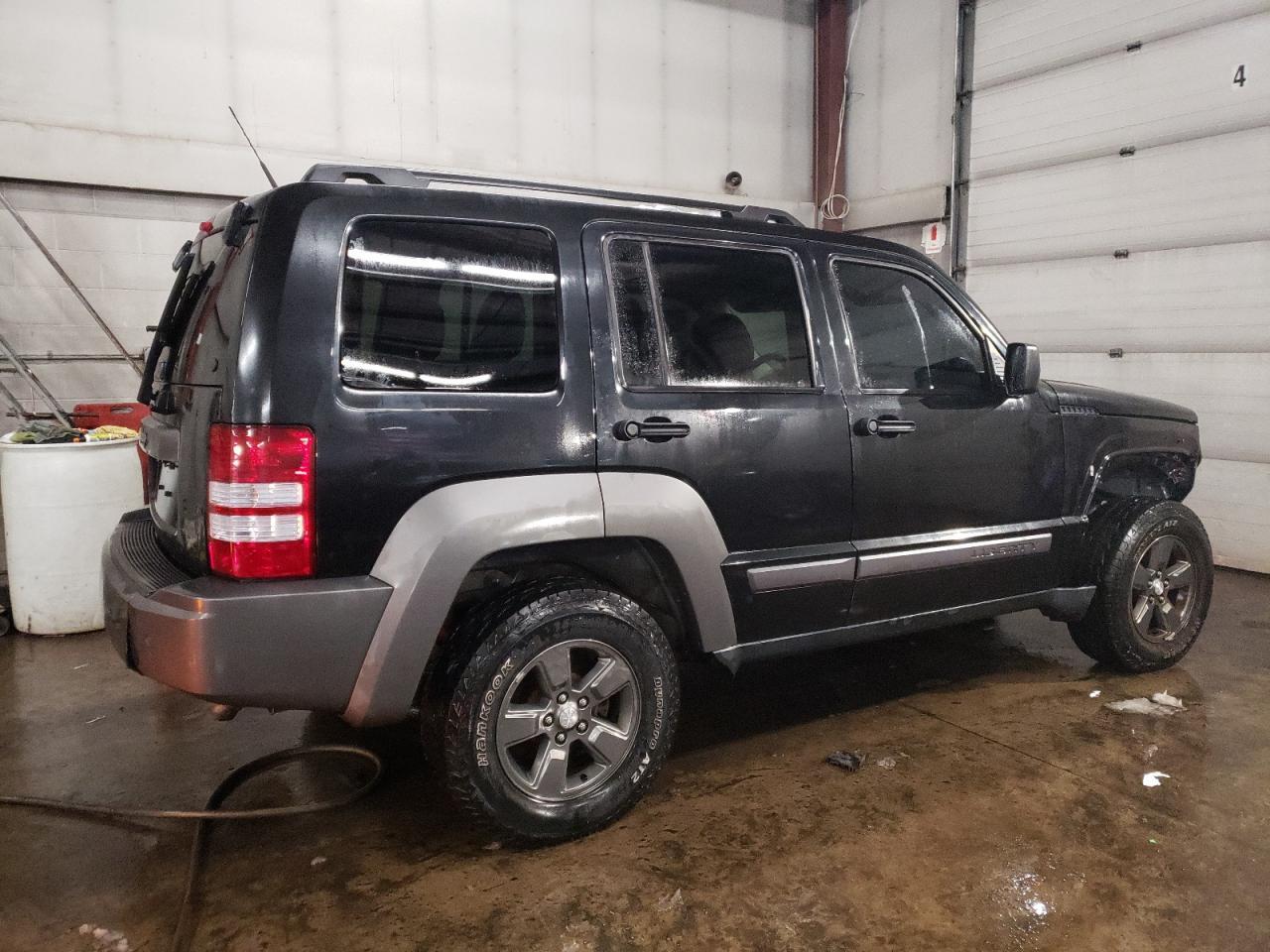 2011 Jeep Liberty Renegade - Фото 3