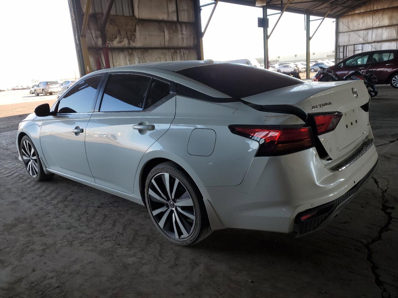 2022 Nissan Altima Sr - Image 2