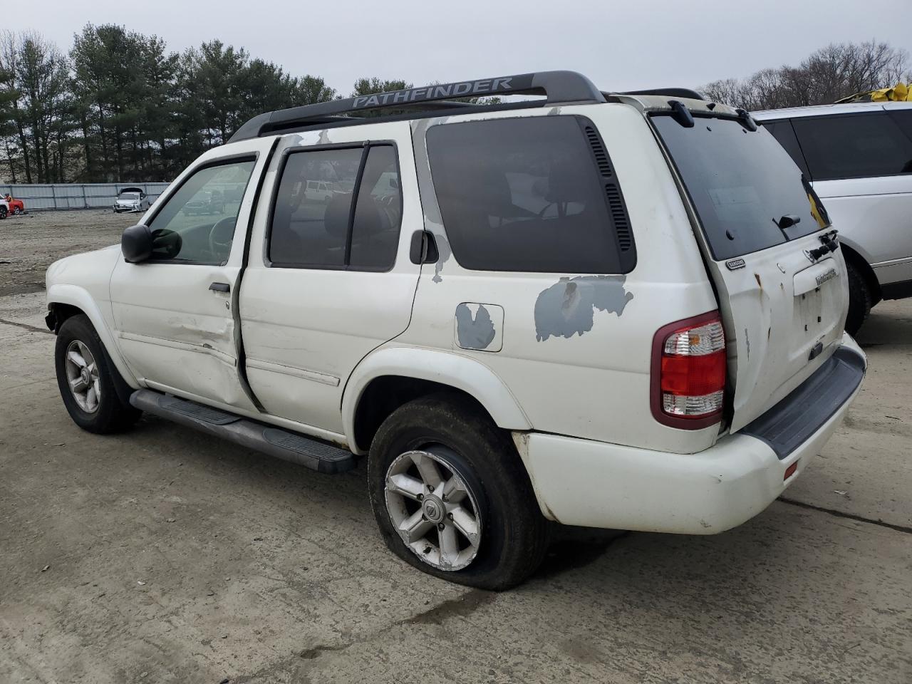 2004 Nissan Pathfinder Se - Image 2