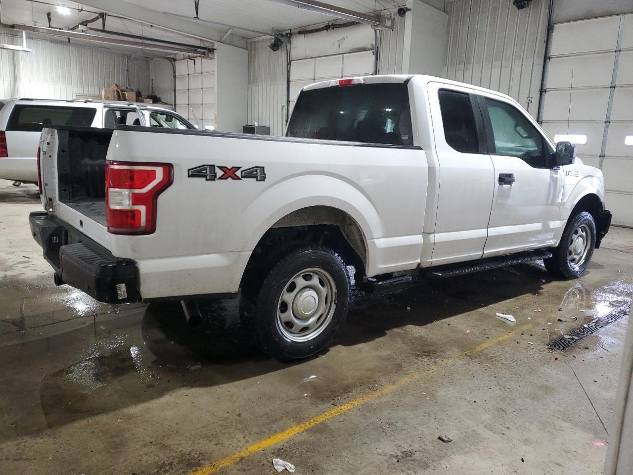 2018 Ford F150 Super Cab - Фото 3