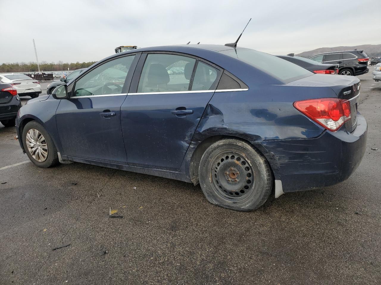 2011 Chevrolet Cruze Ls - Фото 2