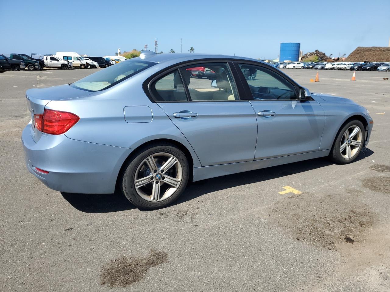 2013 BMW 328 Xi - Image 3