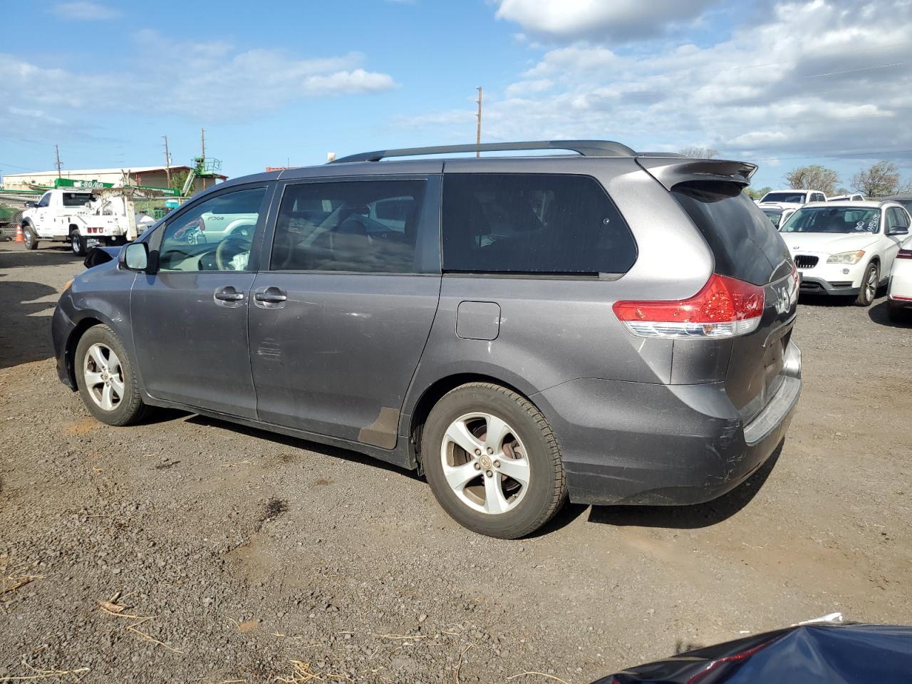 2011 Toyota Sienna Le - Фото 2