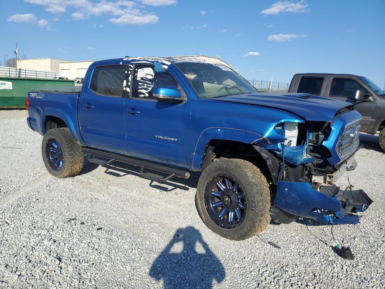 2016 Toyota Tacoma Double Cab - Image 4