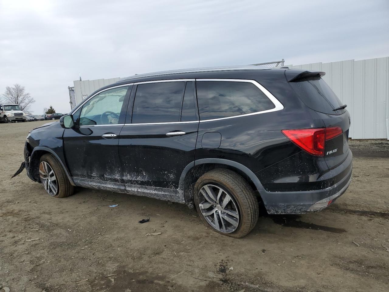 2017 Honda Pilot Touring - Фото 2