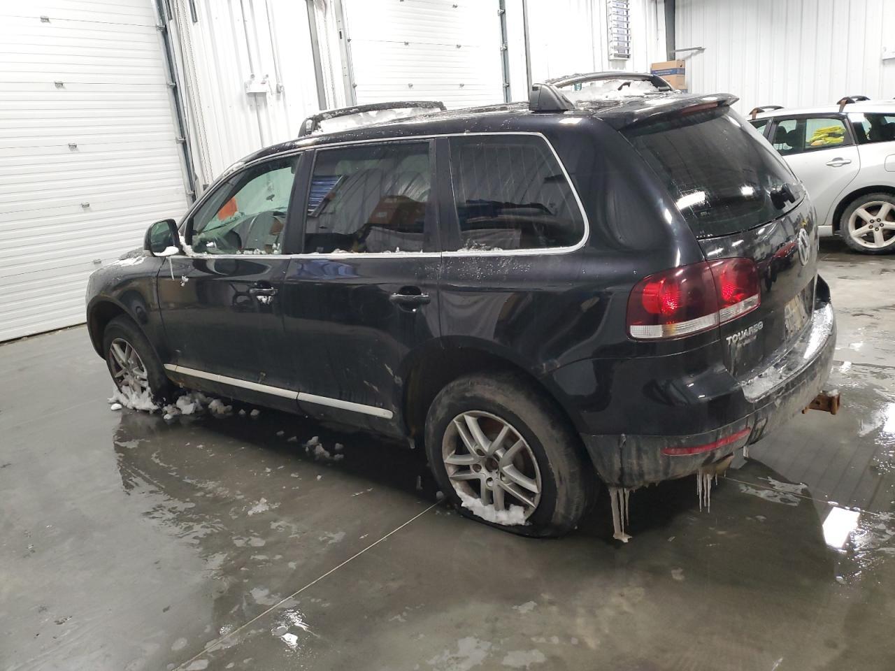 2010 Volkswagen Touareg Tdi - Image 2