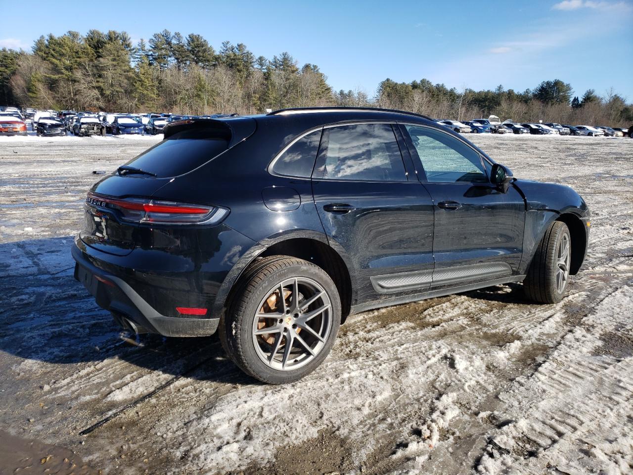 2024 Porsche Macan Base - Image 3
