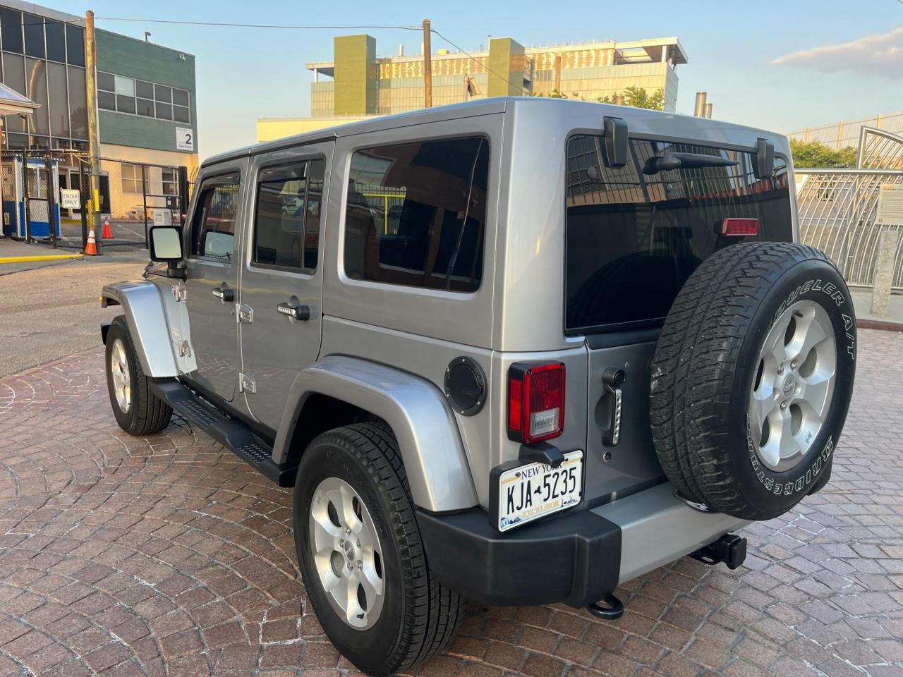 2015 Jeep Wrangler Unlimited Sahara - Фото 5