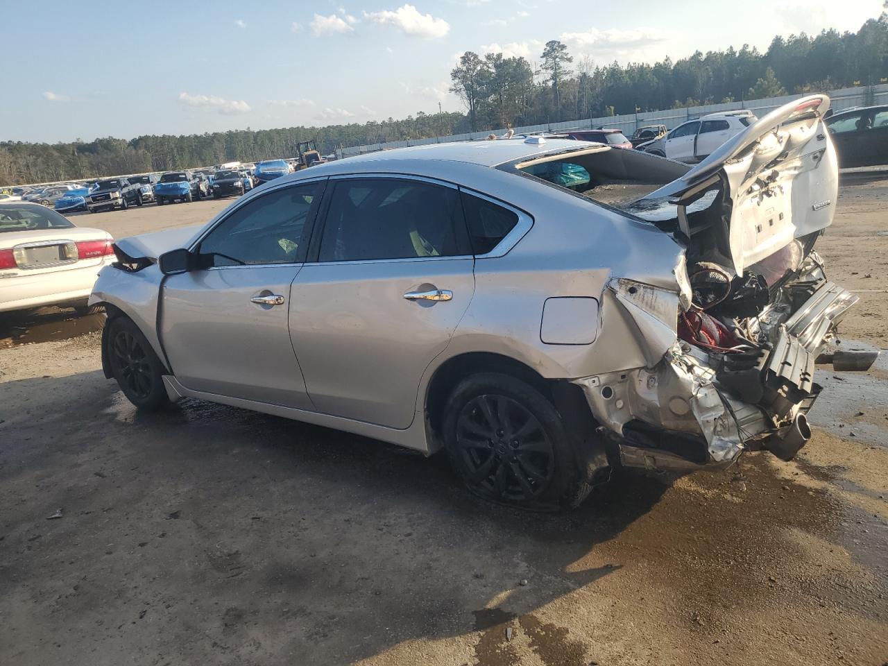 2015 Nissan Altima 2.5 S - Image 2