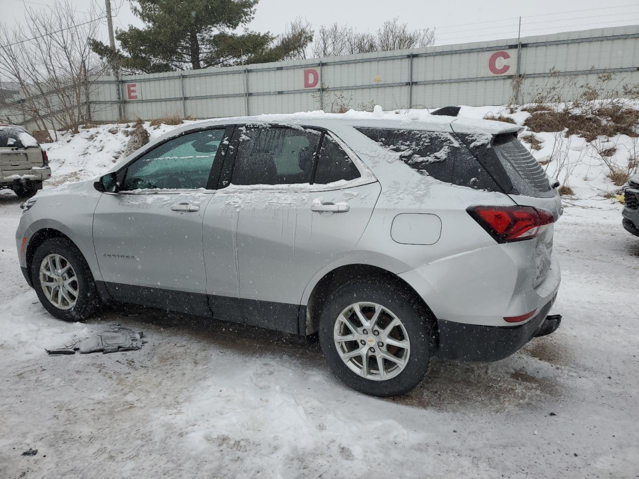 2022 Chev Equinox Lt - Фото 2