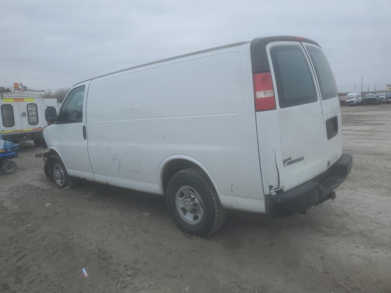 2012 Chevrolet Express G2500 - Фото 2