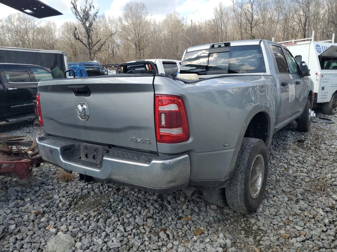2024 Ram 3500 Tradesman - Фото 3