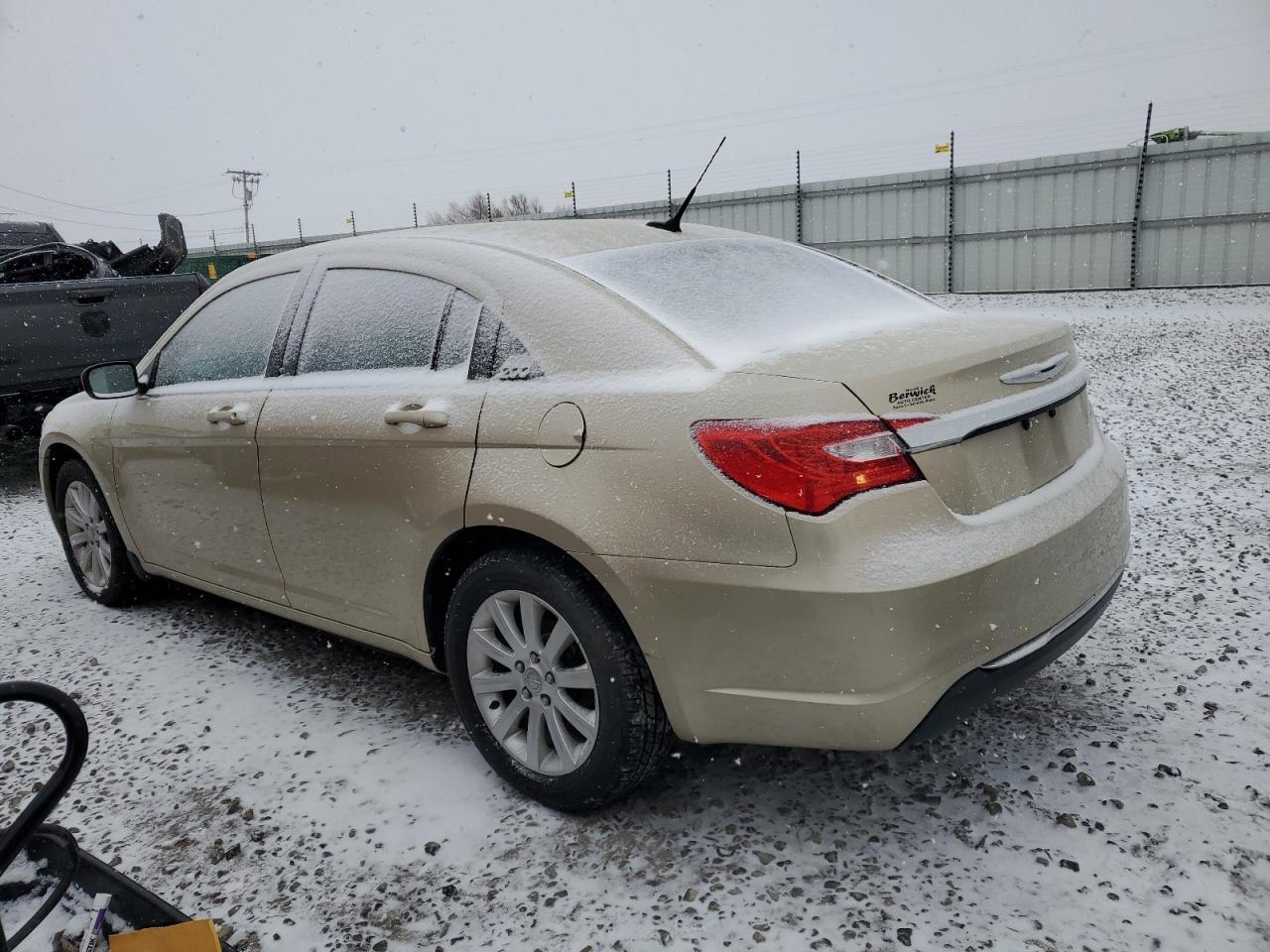 2011 Chrysler 200 Touring - Image 2