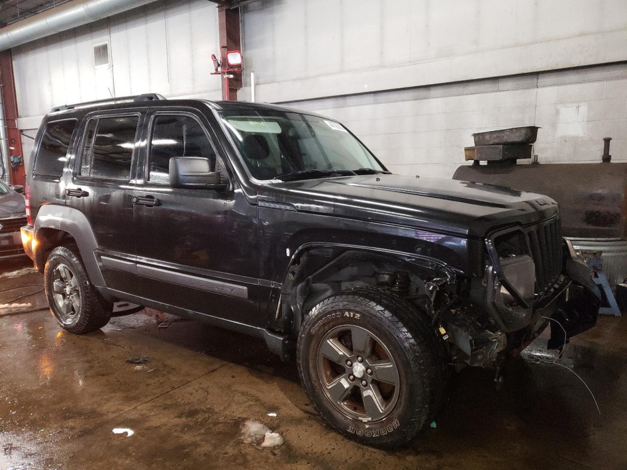 2011 Jeep Liberty Renegade - Фото 4